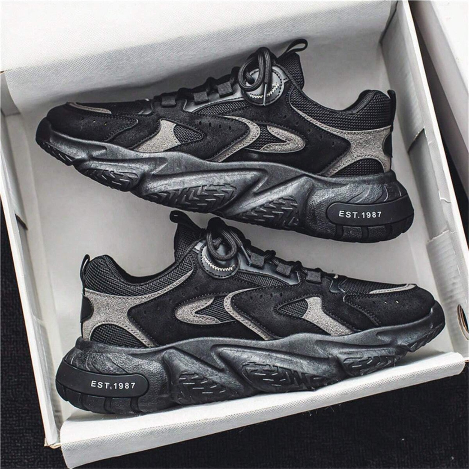 FUYUSA SNEAKERS