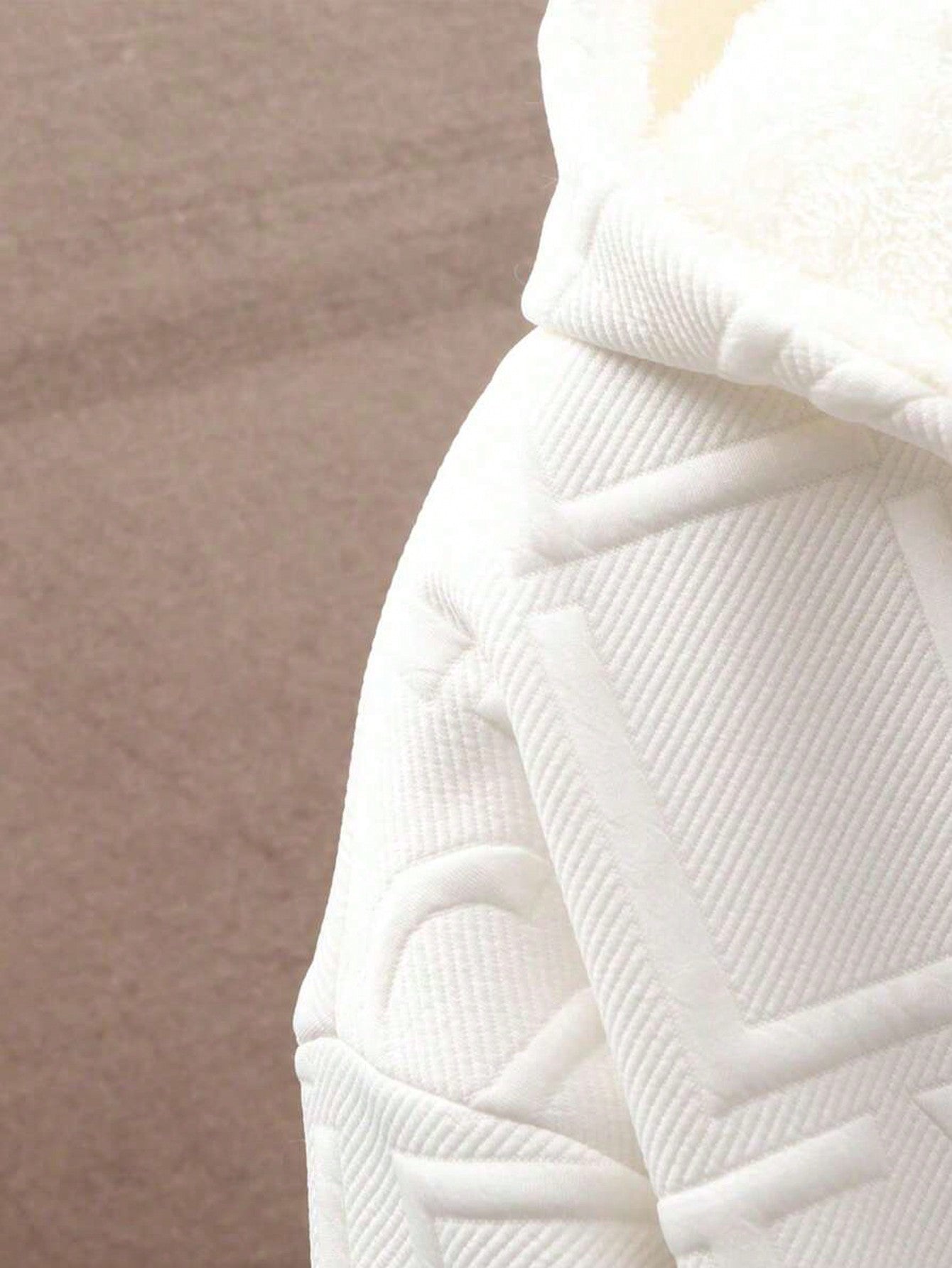 White men’s zip-up hoodie with embossed letter pattern, Japanese streetwear style, fleece-lined