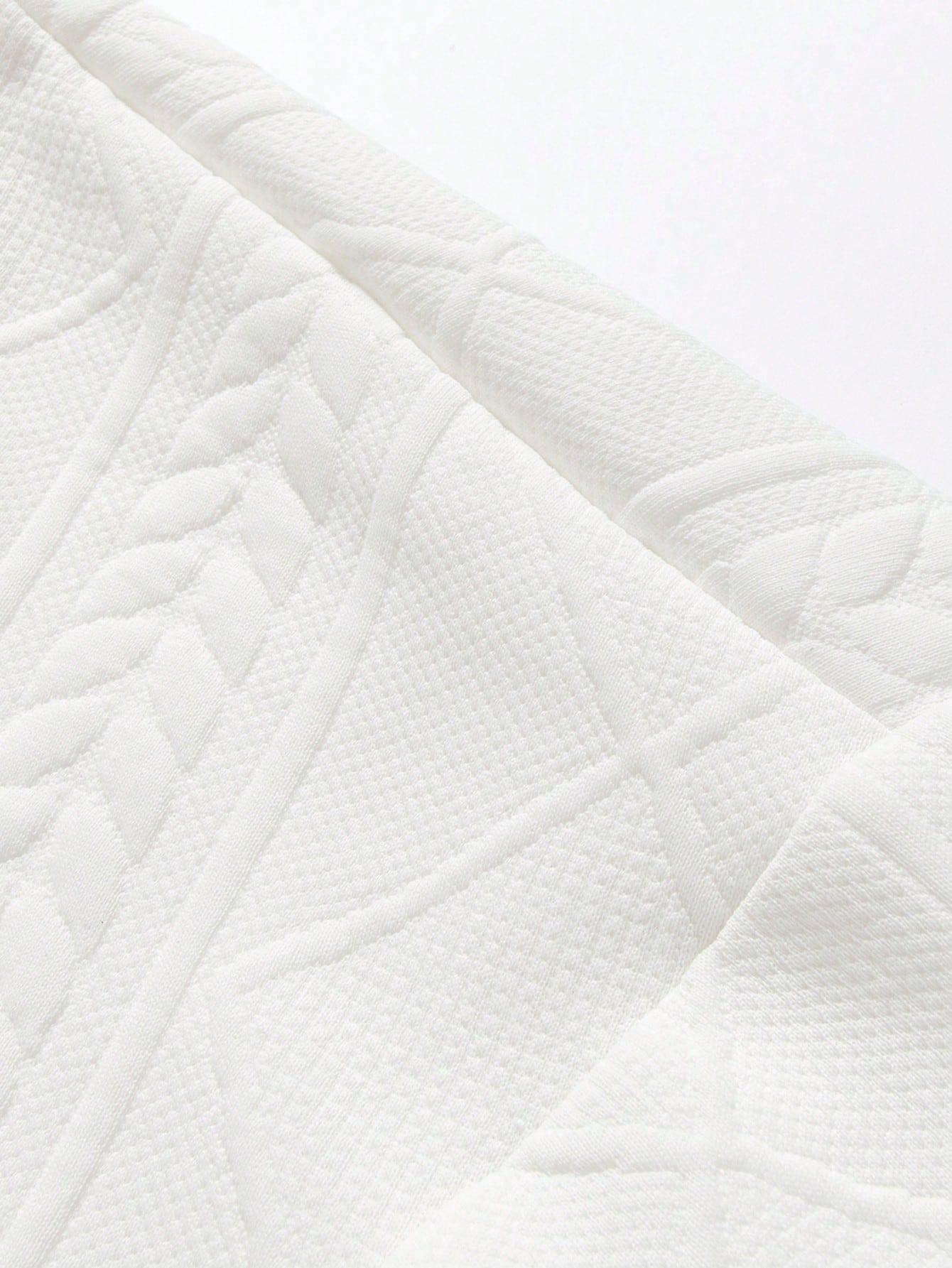 White knitted hoodie with zip neck and drop shoulders – warming outdoor streetwear pullover