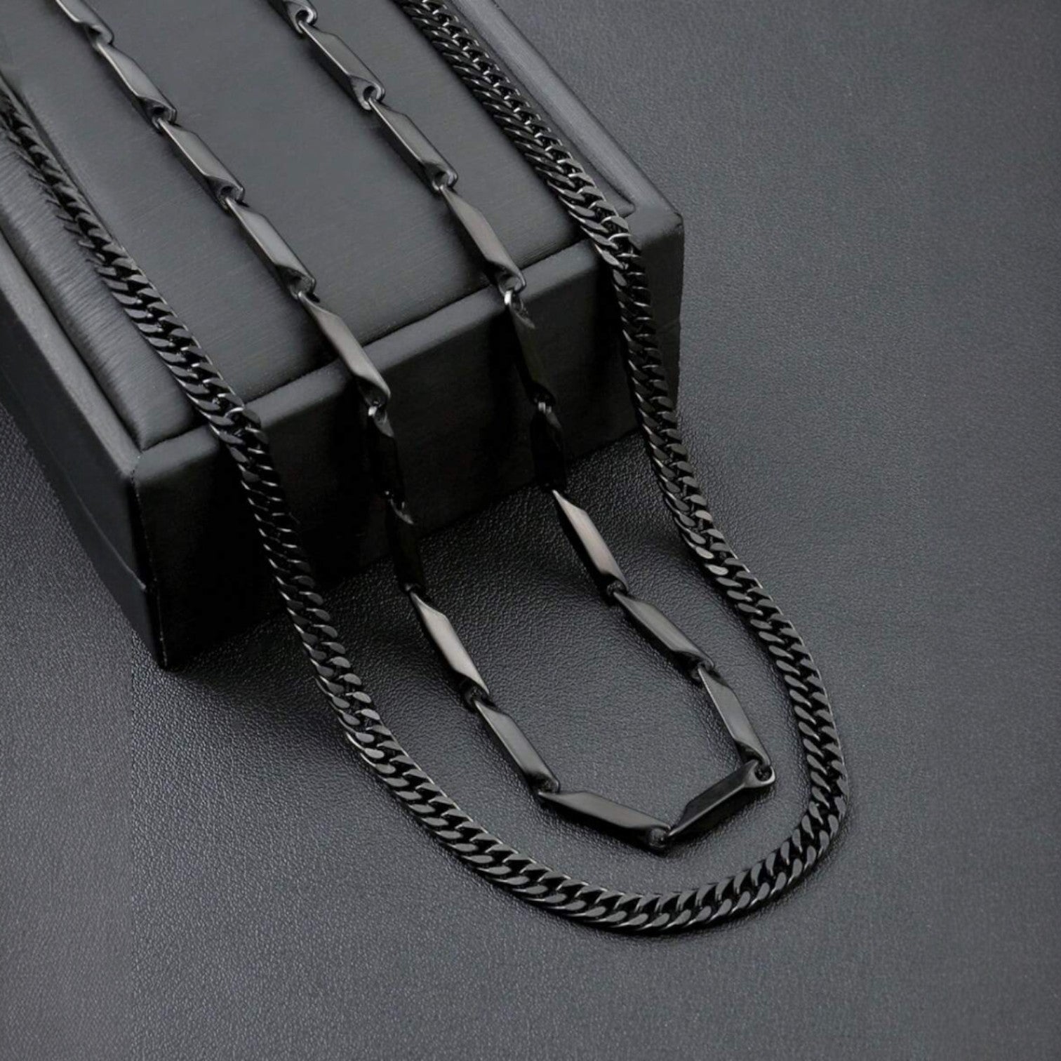 RINASA NECKLACE