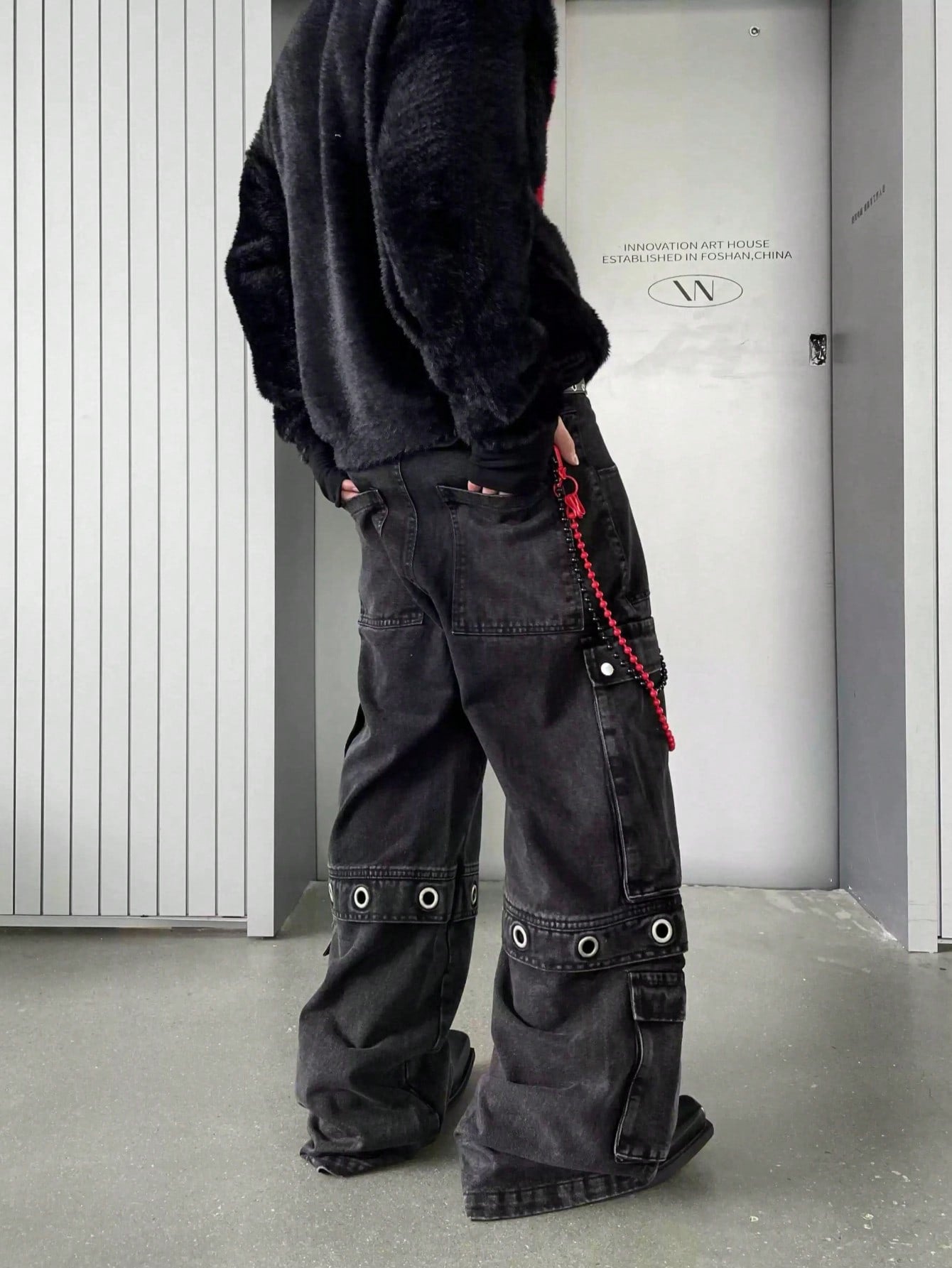 Japanese streetwear wide leg cargo jeans black hip hop oversized denim pants with grommet details