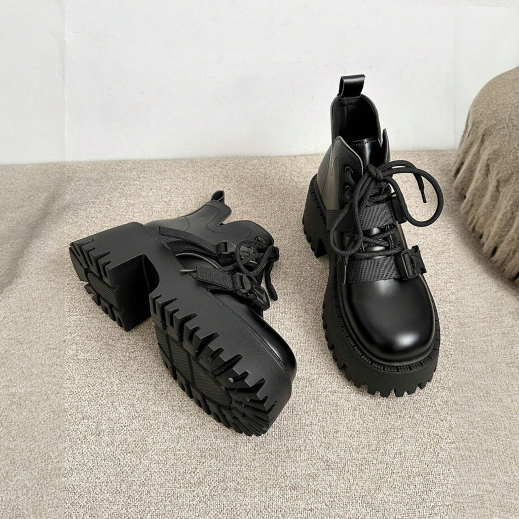 JUTSUNA SHOES