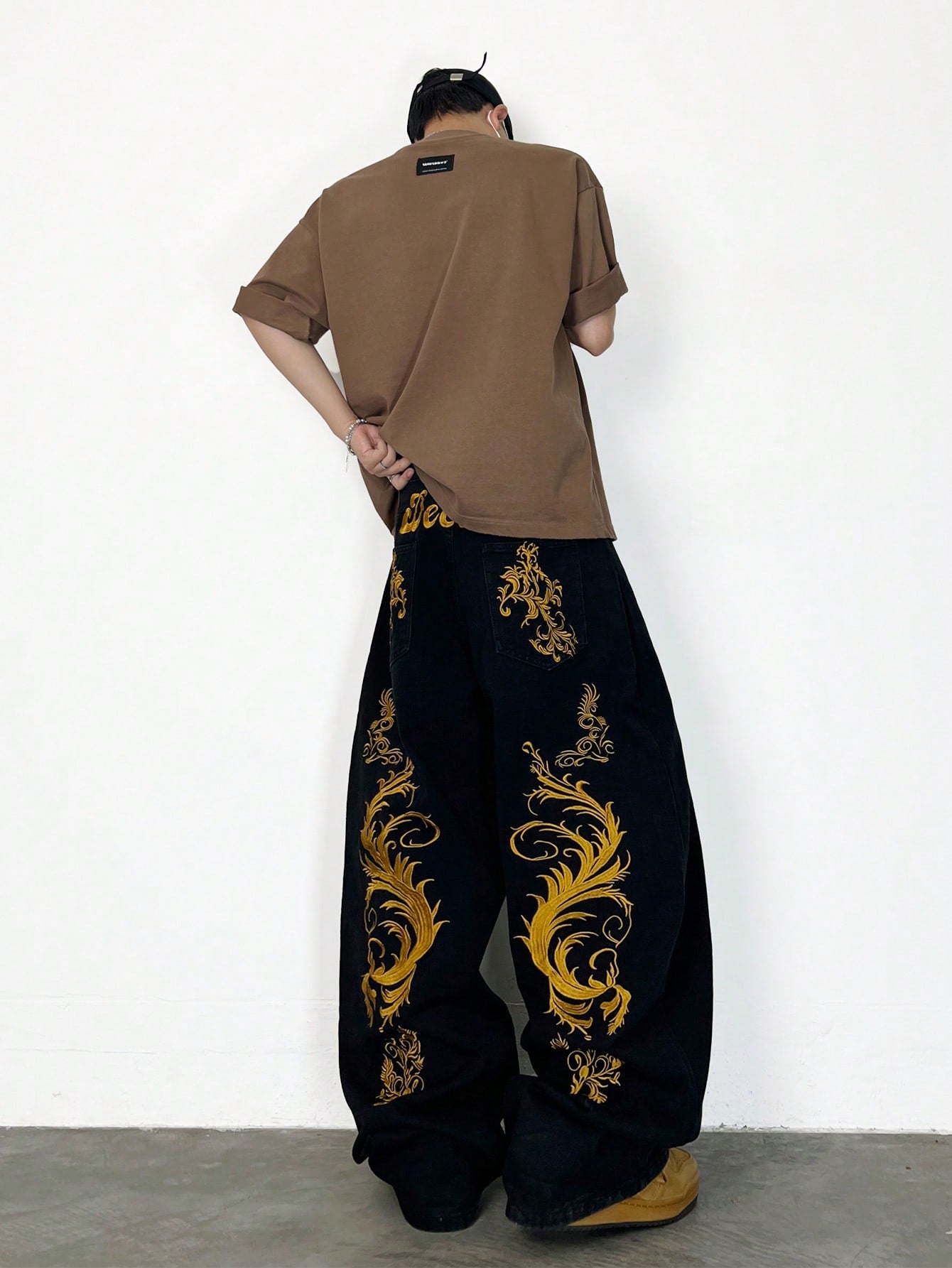 Japanese streetwear wide leg embroidered jeans black gothic punk oversized denim pants Tokyo fashion